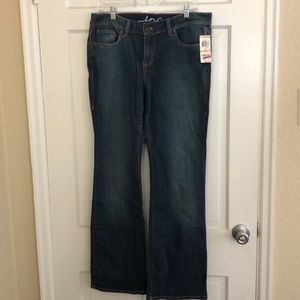 Dark bootleg jeans NWT